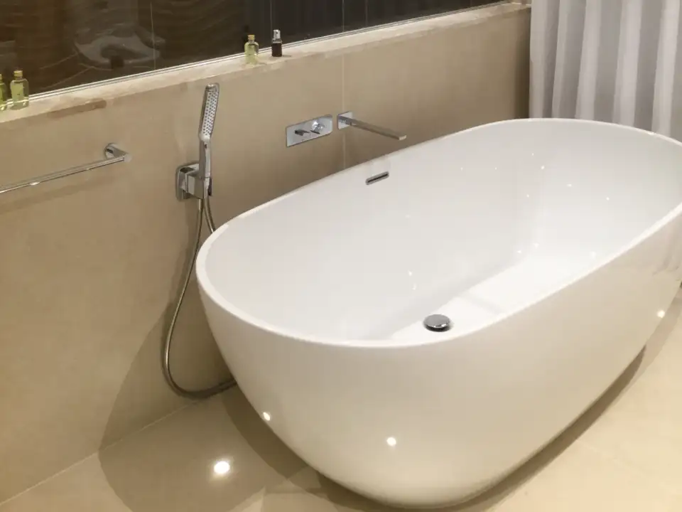 Bathroom fitting